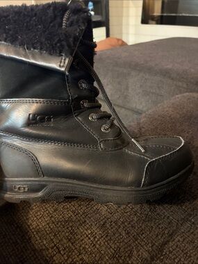 UGG kids  Black Leather Lace-Up boots